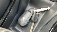 Peugeot 2008 1.2 PureTech Allure 5dr Petrol Estate